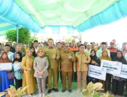 Bupati Boalemo Serahkan Bantuan BAZNAS 700 Juta Kepada Mustahik