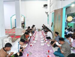 Ramadhan Berkah, Rusli Habibie Bagikan 1.250 Paket Buka Puasa Bagi Kaum Dhuafa Boalemo