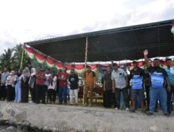 Seru! Wabup Lahmudin Buka Lomba Balap Perahu, Warga Pesisir Antusias