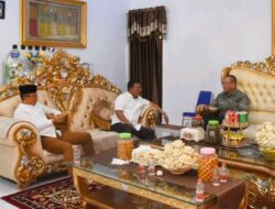 Suasana Akrab di Rujab Bupati, Gubernur Gorontalo Kunjungi Boalemo