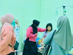 Wujud Kepedulian, Kepala Puskesmas Pangi Jenguk Ibu Hamil Berisiko di RSCG