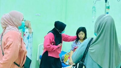 Wujud Kepedulian, Kepala Puskesmas Pangi Jenguk Ibu Hamil Berisiko di RSCG
